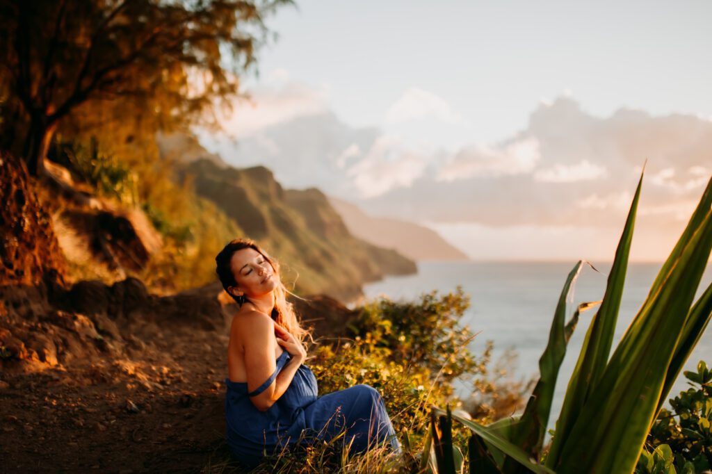 Luxury destination boudoir photography on Kauaʻi

